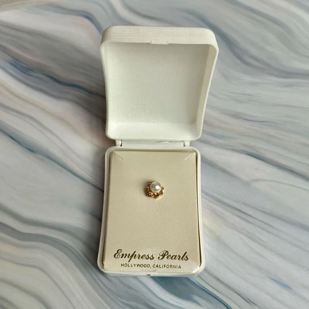 Empress Pearls Faux Pearl Tie Tack w/ Chain